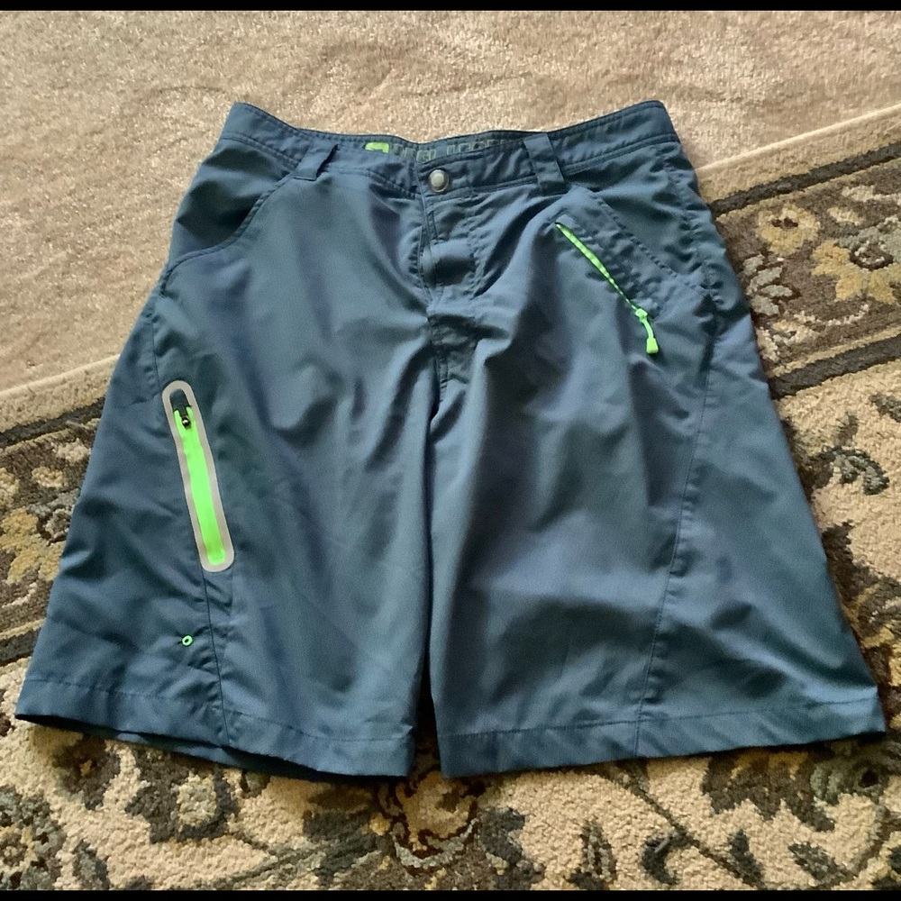 Reel Legends board short 34W blue 5 pockets in excellent shape velcro front 🌴🌴
